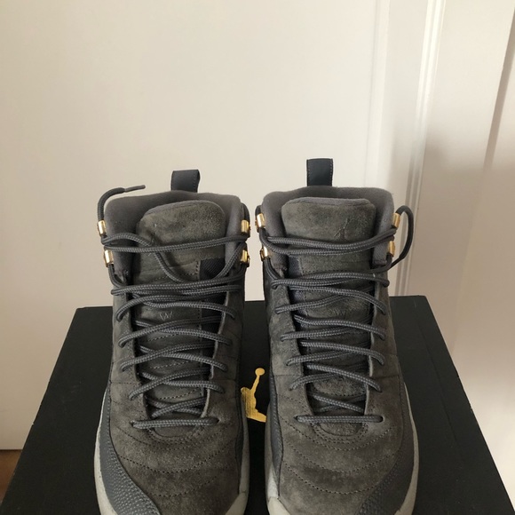 Jordan 23 grey. Like new. Size 6 - old kid = 7.5 women - Picture 2 of 5